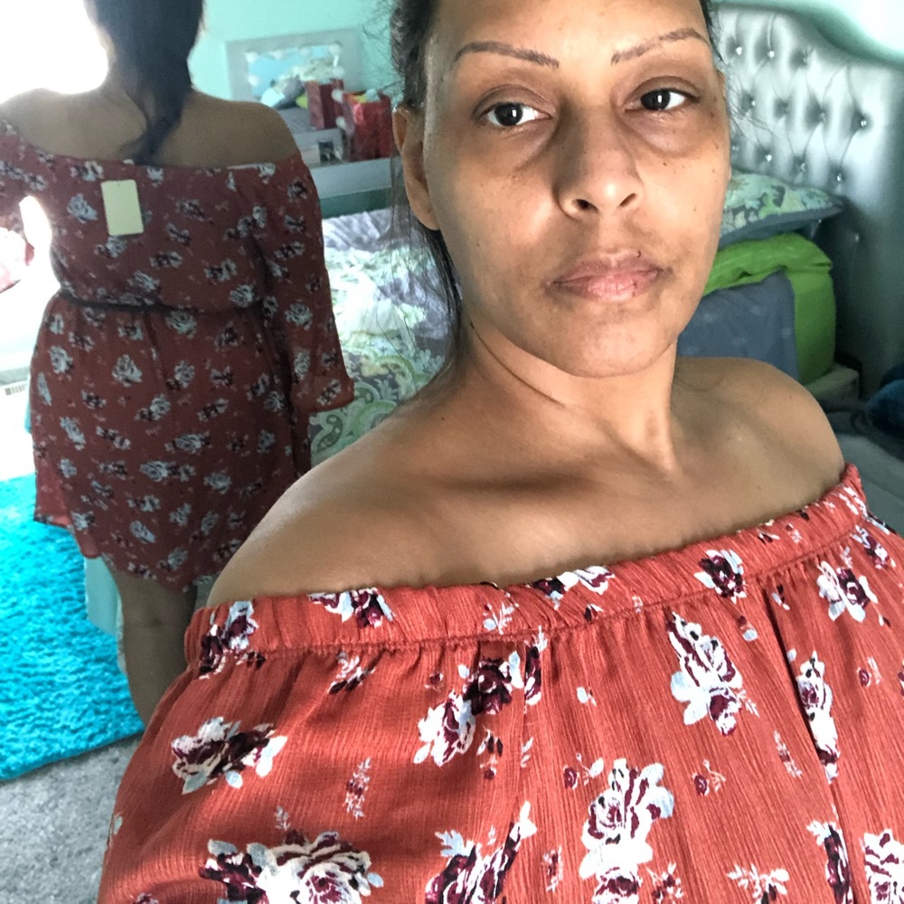 Off shoulder dress - Picture 4 of 7